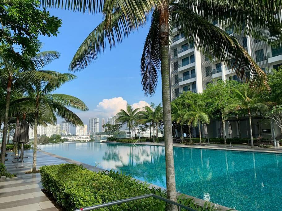 Stylish Romantic Couples Getaway - Netflix&Relax 7 Cyberjaya Zewnętrze zdjęcie