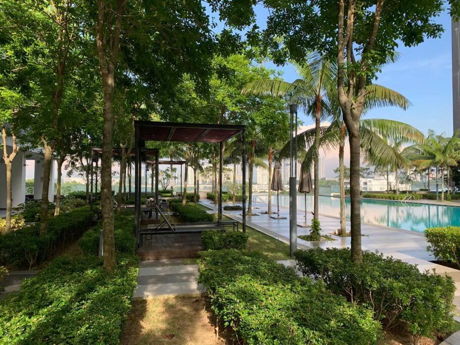 Stylish Romantic Couples Getaway - Netflix&Relax 7 Cyberjaya Zewnętrze zdjęcie